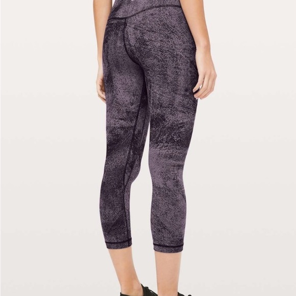 Lululemon Align Crop *21" Pixel Print Purple Quartz Black Size: 6 - Picture 2 of 10